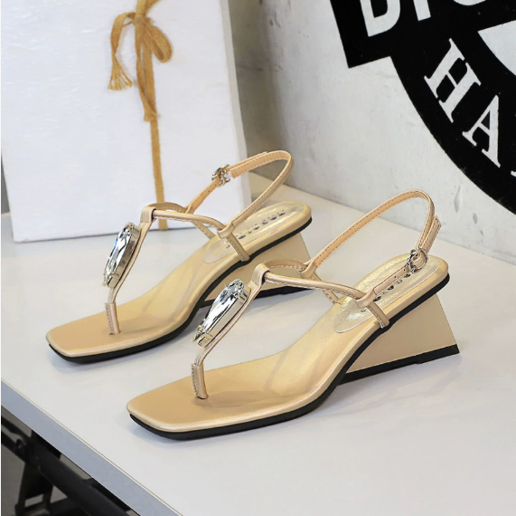 Design High Face Wedge Sandals with Flip Flops Women Rhinestone Thin Strap Flip Flops Women High Heels