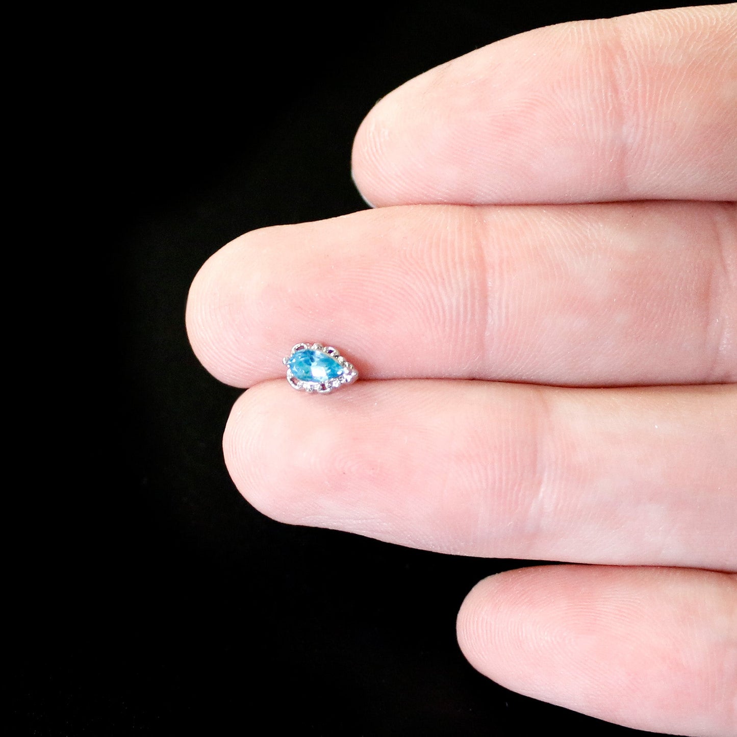 20G 1/4 Blue Gem Textured Art Deco Nose Bone