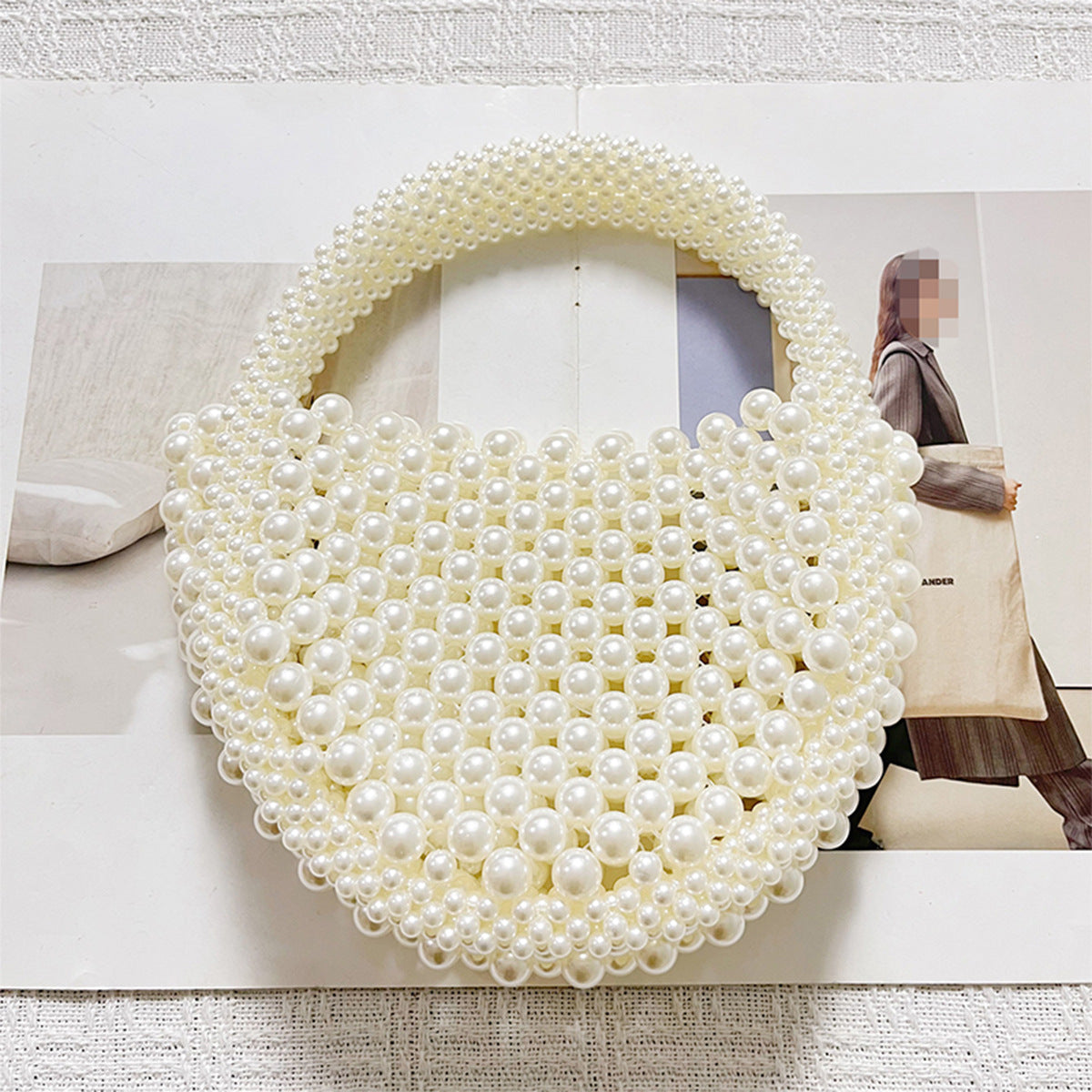 Light Luxury Handmade Beaded Bag Woven French Minority Half Month round Hand Dinner Bag