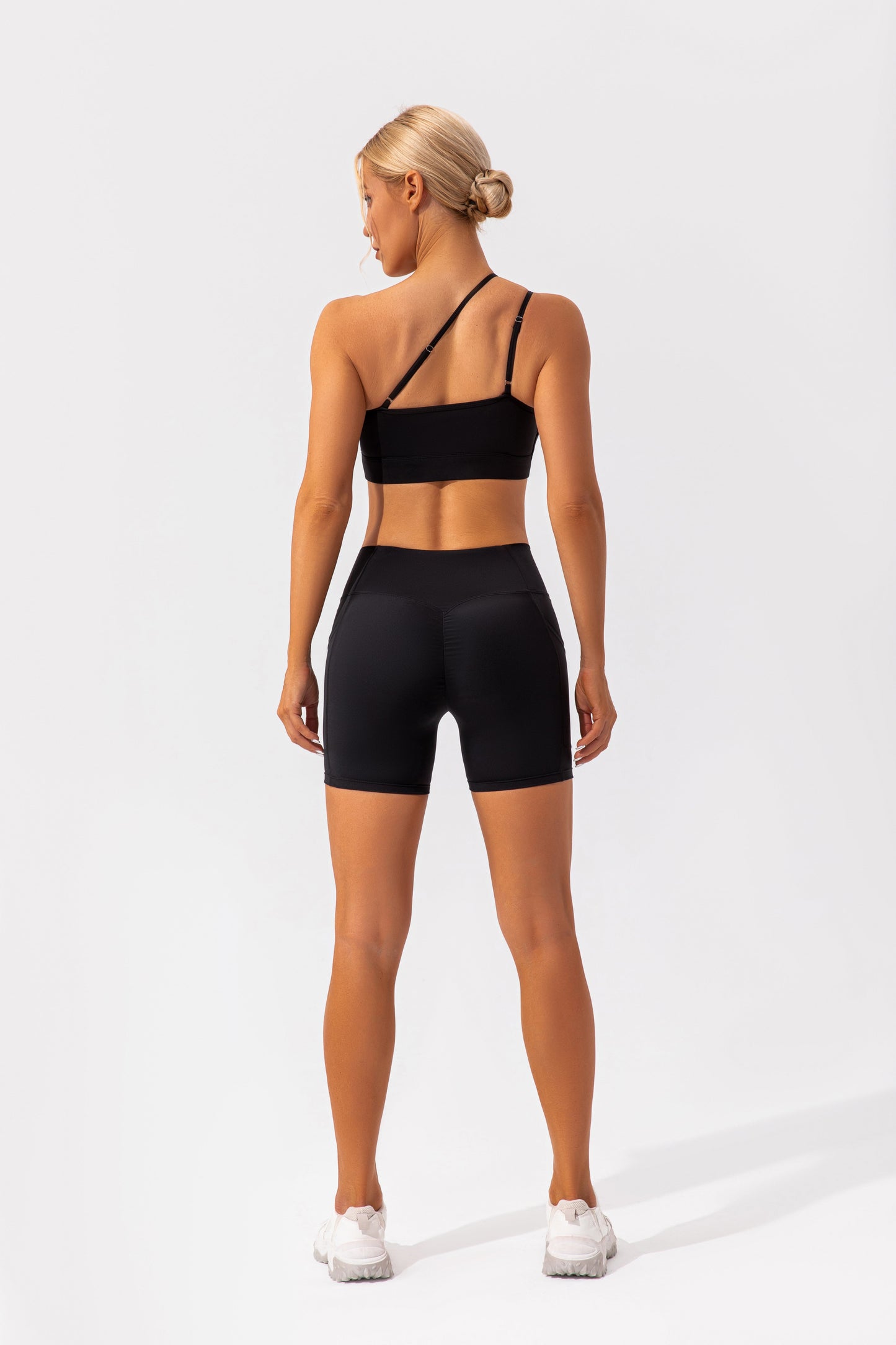 Nude Feel Yoga Clothes Women Hip Lift Quick Drying Breathable Tight Running Exercise Shorts Fitness Suit