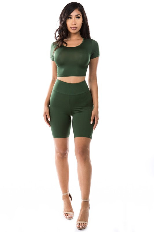 TWO PIECE SET CROP TOP WITH BICYCLE PANT