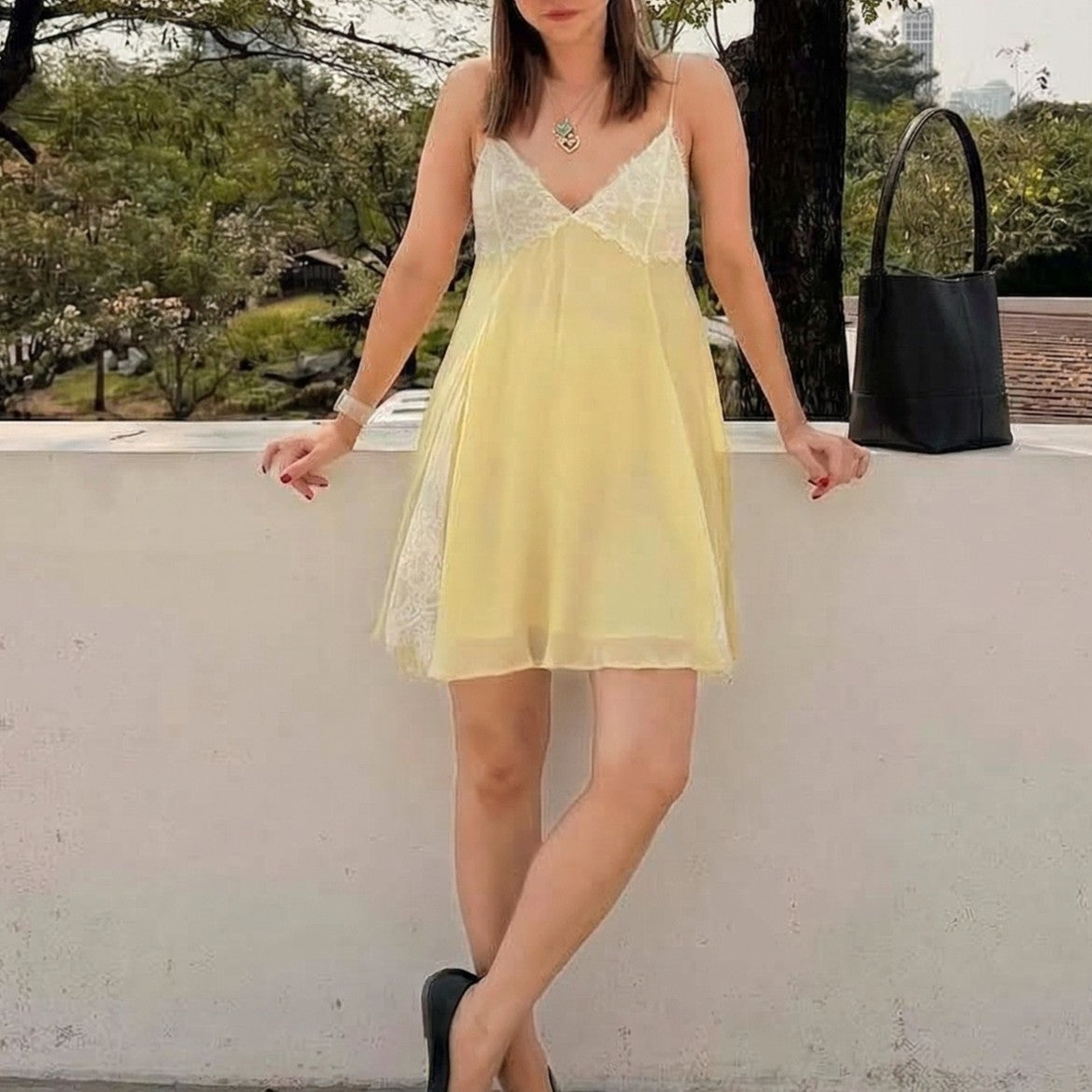 Women Lace Stitching Sexy V neck Laminated Decoration Mini Dress