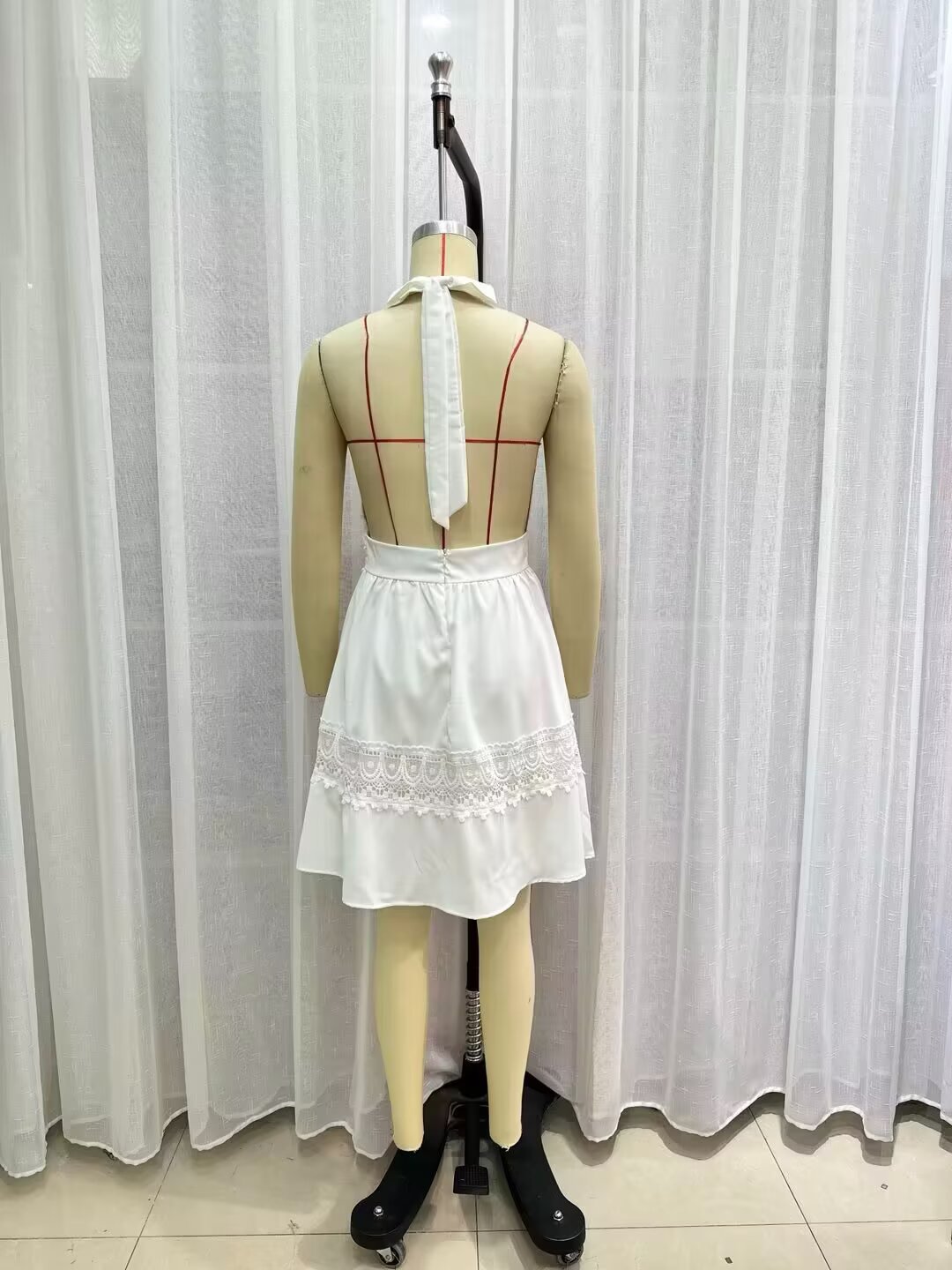 Spring Simple Thin Lace Stitched Backless Maxi Dress