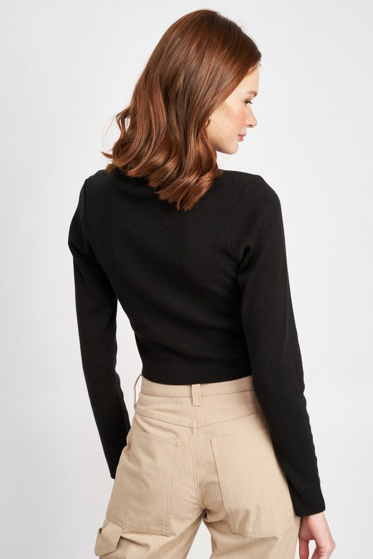 TURTLE NECK CROP TOP WTIH CUT OUT