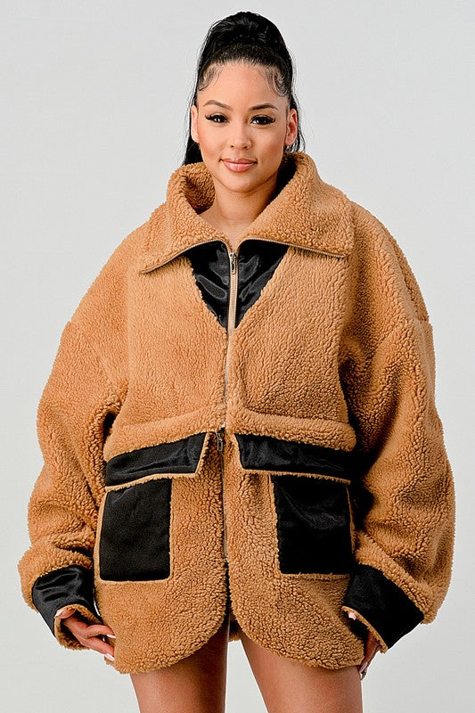 OVERSIZED SHERPA WITH CONTRAST JACKET