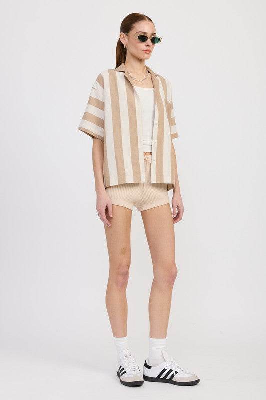 OVERSIZED BUTTON UP SHIRT
