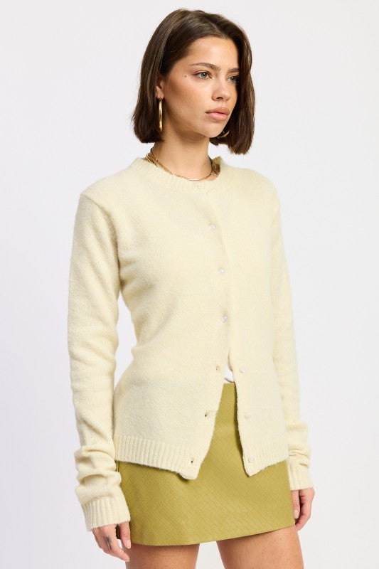 FITTED BUTTON UP CARDIGAN