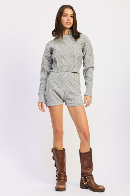 CABLE KNIT CROPPED SWEATER