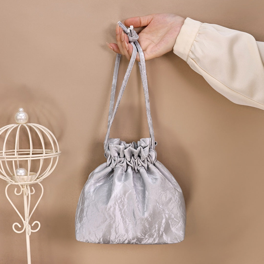 Bundle Mouth Cosmetic Bag – Large Capacity Storage Portable Makeup Bag for Women, Stylish and Functional Design for Everyday Use