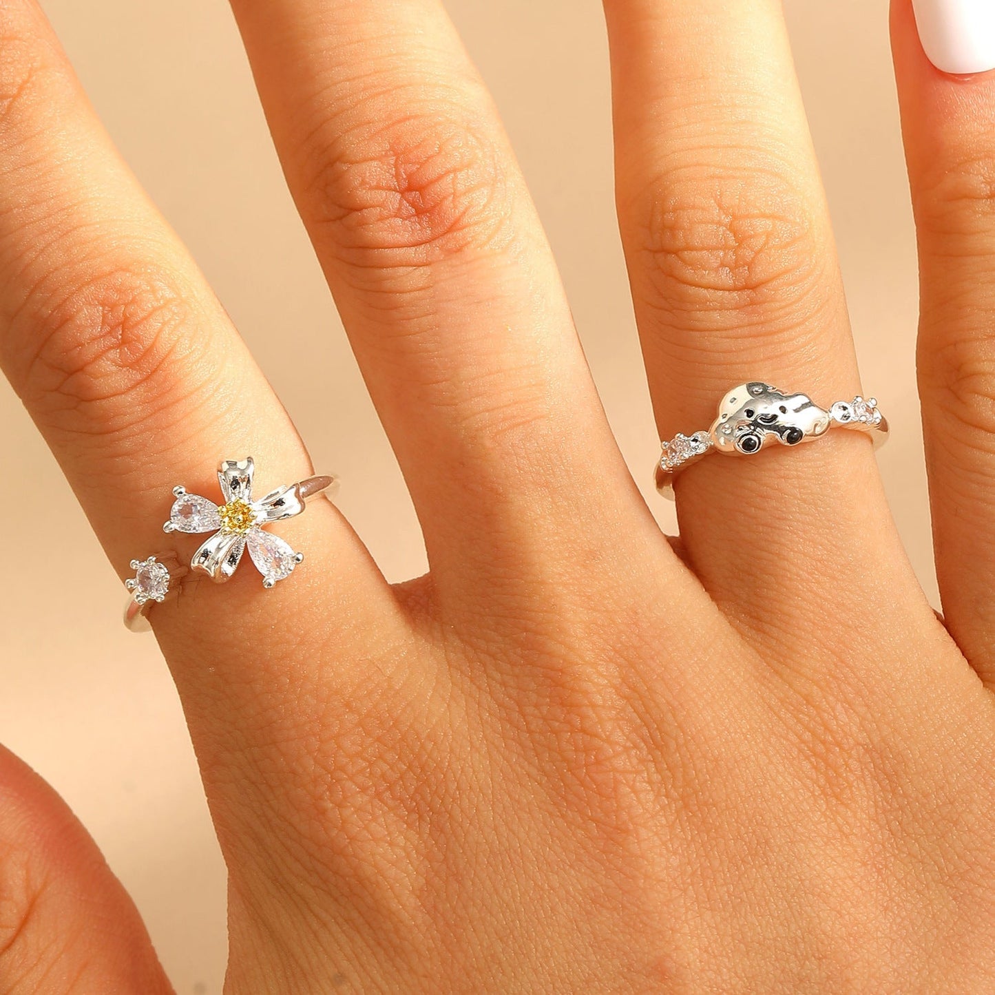 Sweet Five-Petal Flower & Cloud Ring