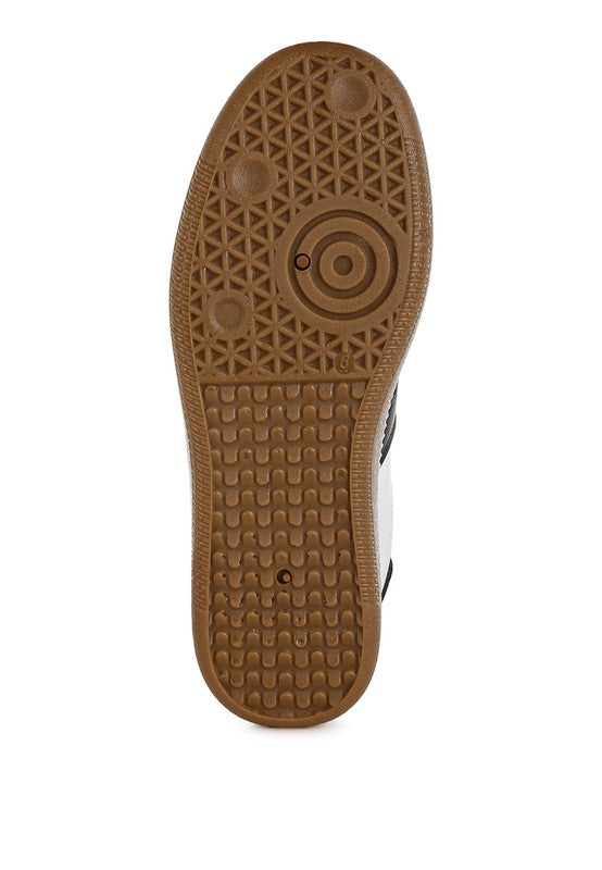 Crossover Classic Lace-Up Flatform Sneaker