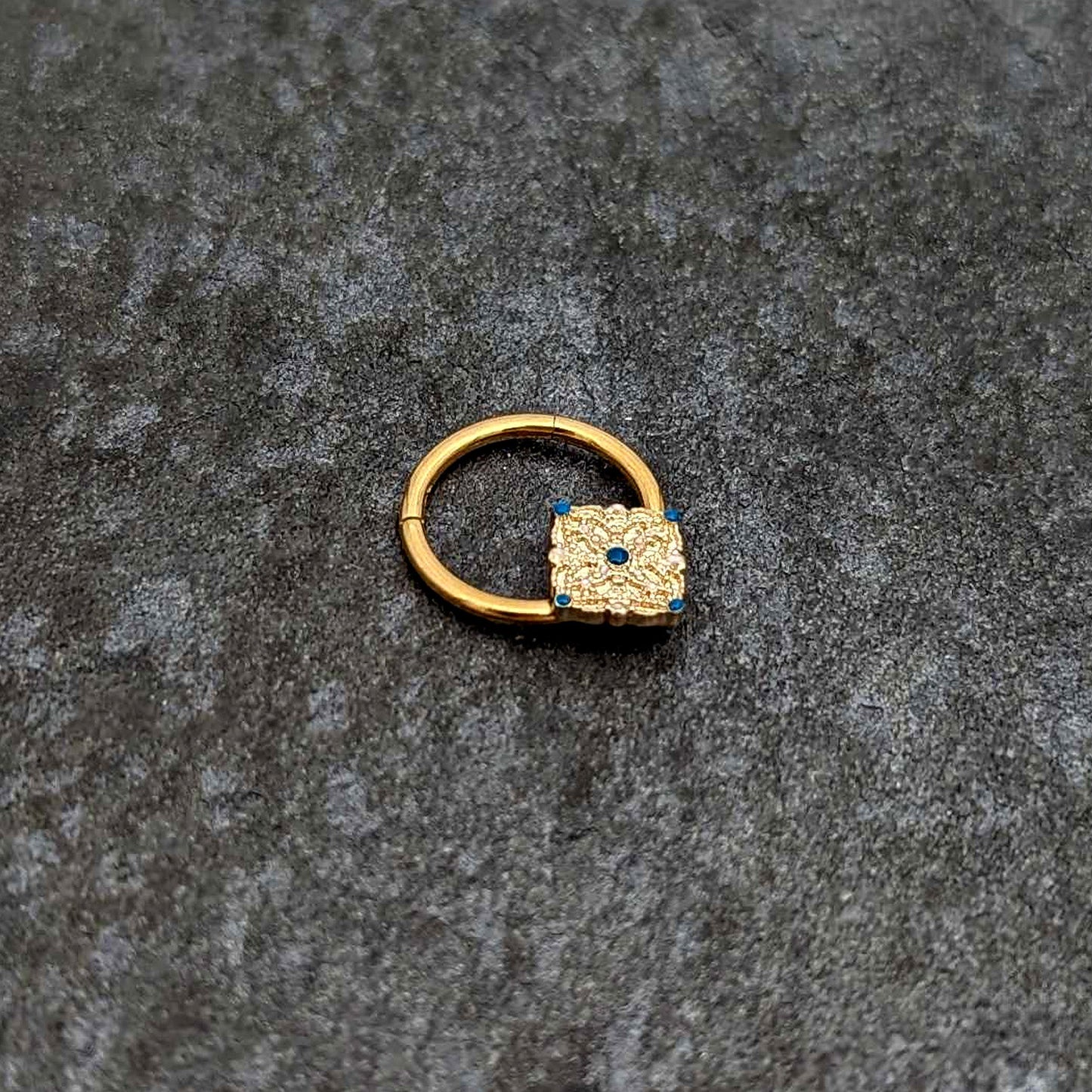 16G 3/8 Gold Tone Lacy Rhombus Hinged Segment Ring