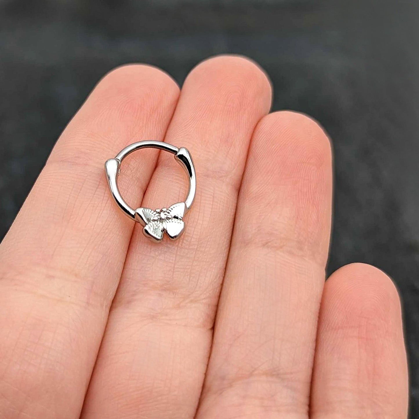 16G 5/16 Simple Textured Butterfly Cartilage Clicker