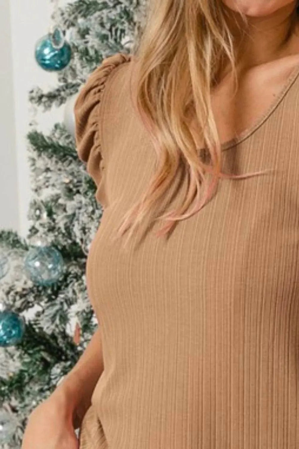 BiBi Verigated Rib Knit Puff Sleeves Shorts Top
