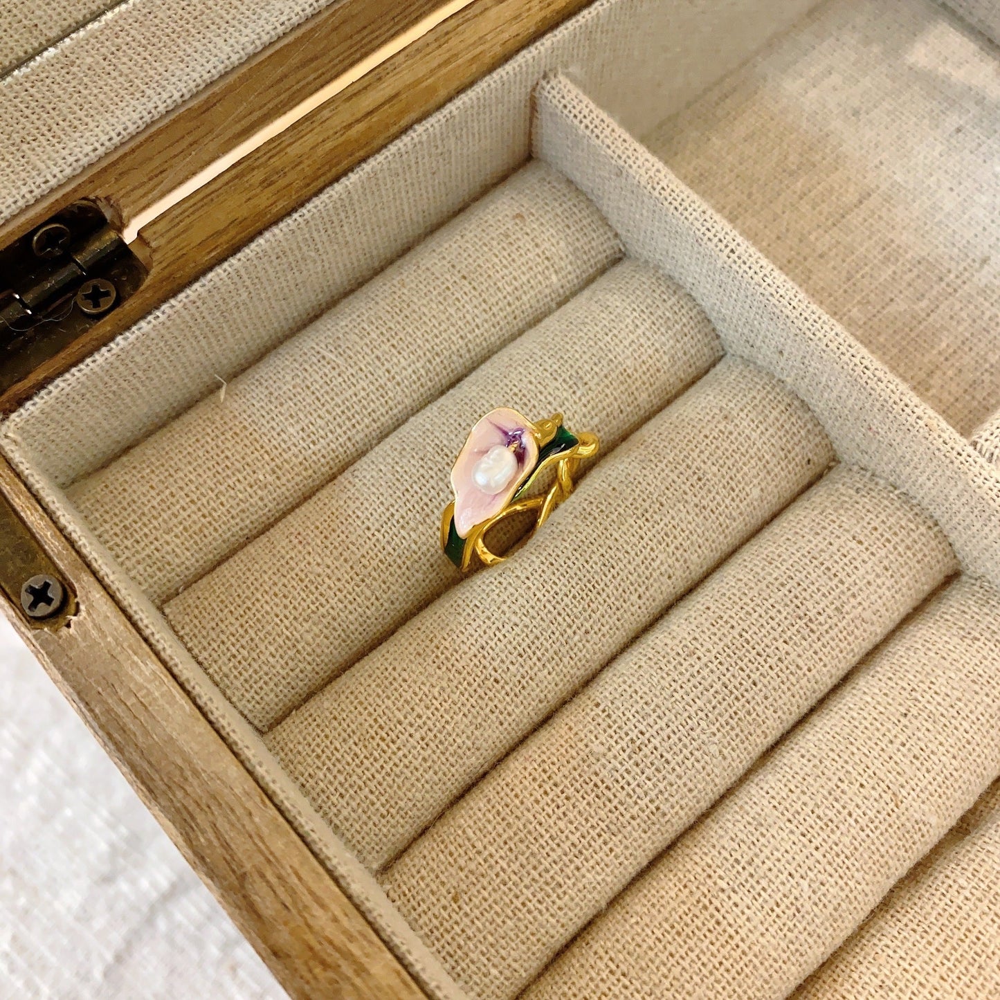 Vintage French Retro Enamel Craft Natural Pearl Floral Braid Open Ring Light Luxury Minority Ring