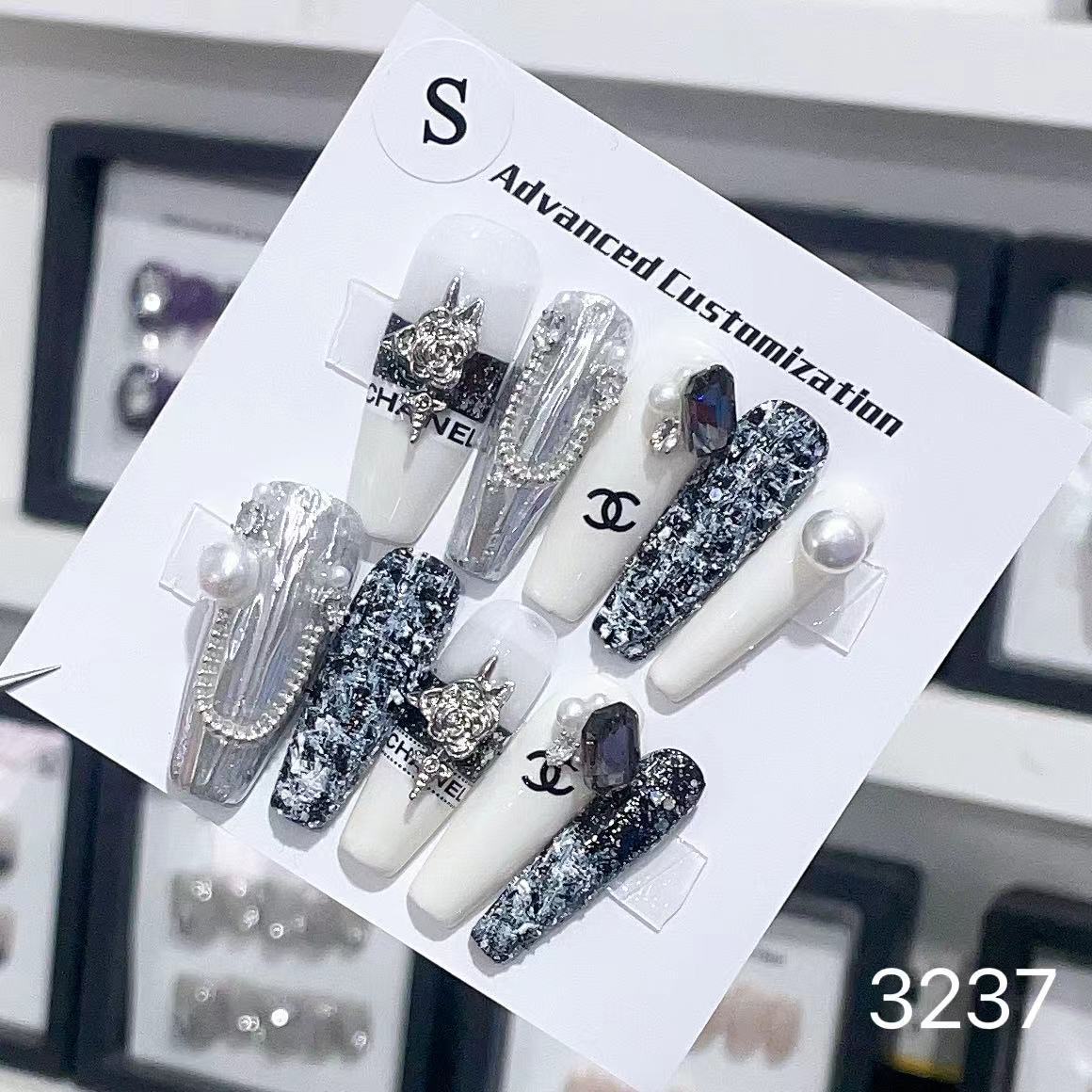 1025- Handmade press on nails fake nails removable