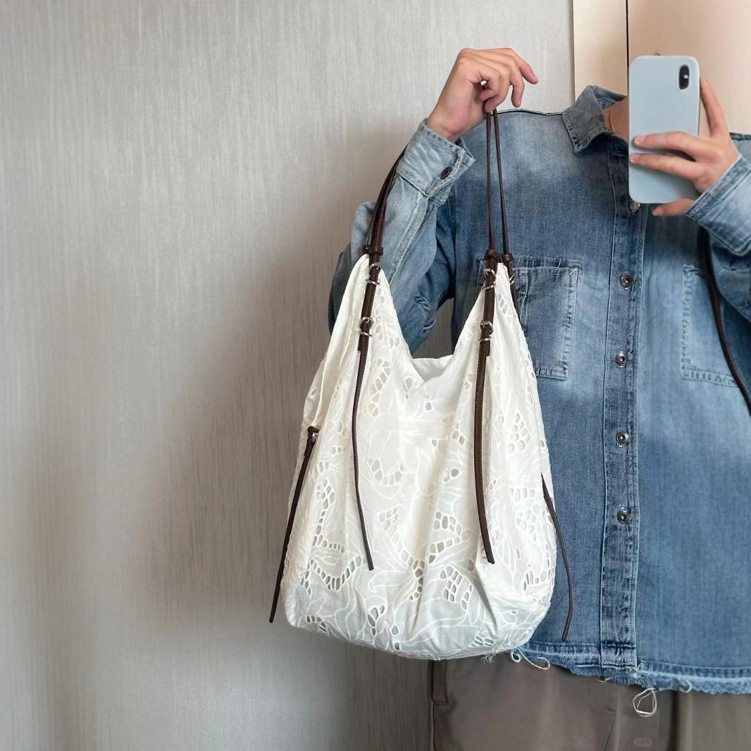 White large capacity hobo purse, embroidered shoulder bag, tote bag, commuter underarm bag