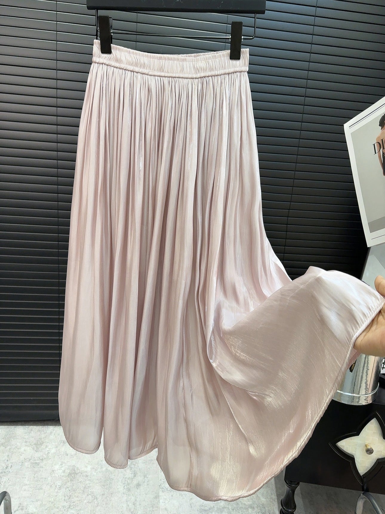 High Grade Glossy Pearlescent Chiffon Pleated Skirt Retro Fashionable Pleated Drooping Slimming High Waist A line Skirt