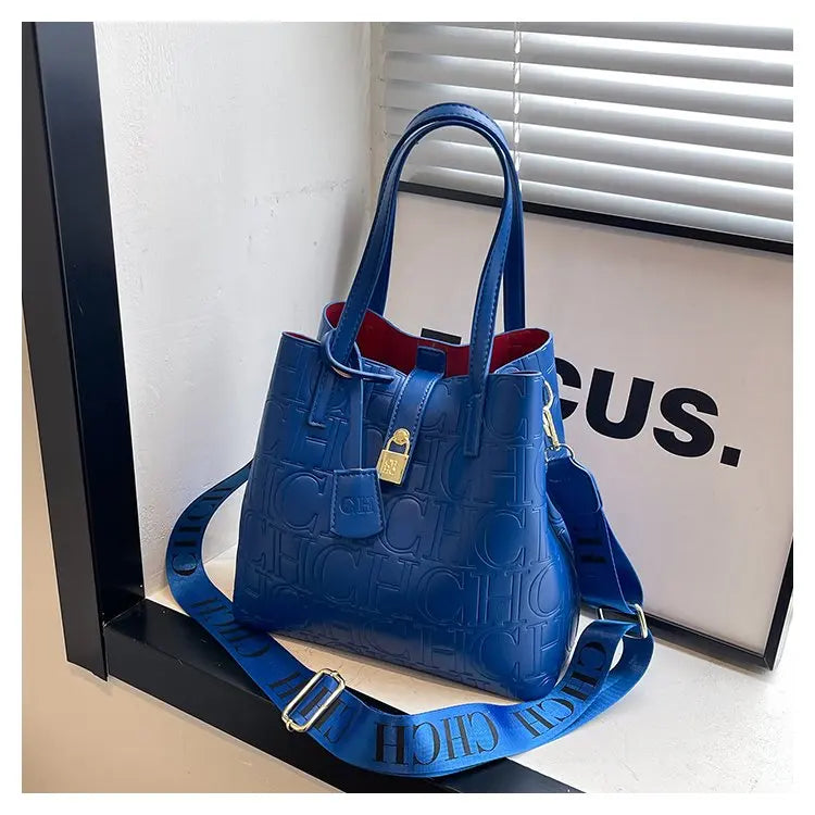 Women's New Large-Capacity Bucket Bag | Winter Fashion Letter Printing Temperament Versatile Messenger Bag