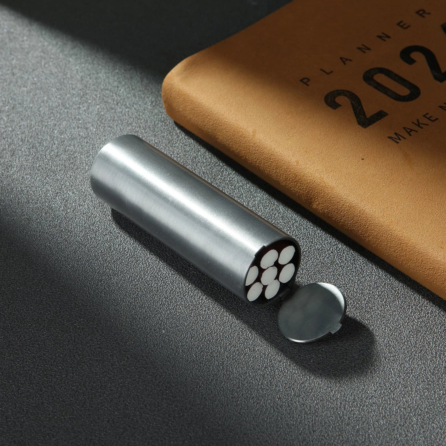 Portable Cigarette Case Metal Cigarette Storage Container for Trave Outdoor Holds 7 Cigarettes Tobacco Accessories
