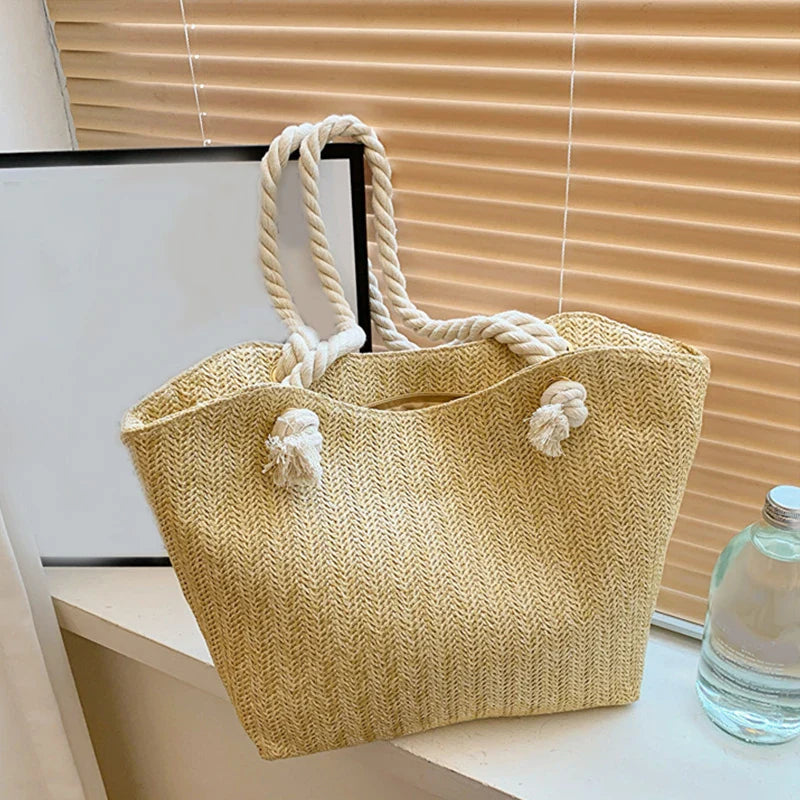 Luxury Design Women's Raffia Large Capacity Tote Handbag | Summer Beach Vacation Bohemian Shoulder Bag (Soft, Zipper Closure)