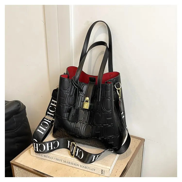 Women's New Large-Capacity Bucket Bag | Winter Fashion Letter Printing Temperament Versatile Messenger Bag