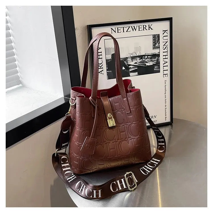 Women's New Large-Capacity Bucket Bag | Winter Fashion Letter Printing Temperament Versatile Messenger Bag