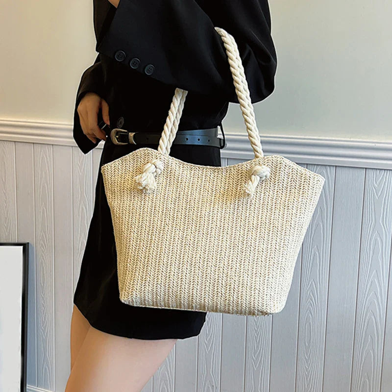 Luxury Design Women's Raffia Large Capacity Tote Handbag | Summer Beach Vacation Bohemian Shoulder Bag (Soft, Zipper Closure)
