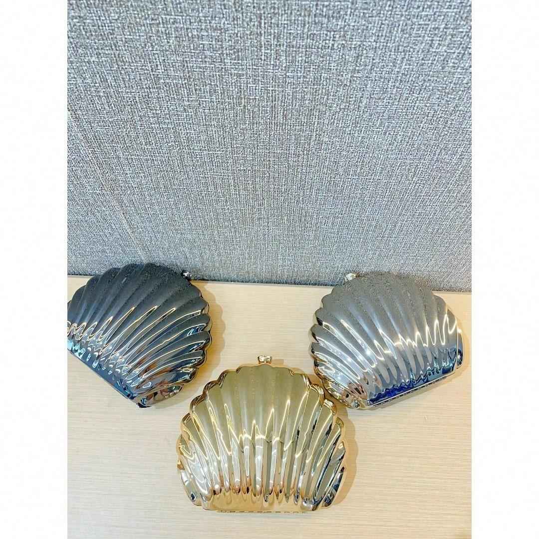 Women's Sparkly Seashell Acrylic Clutch - Metallic Evening Purse for Party & Prom